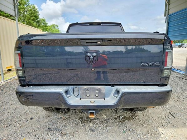 2016 RAM 1500 ST QUAD CAB 4X4