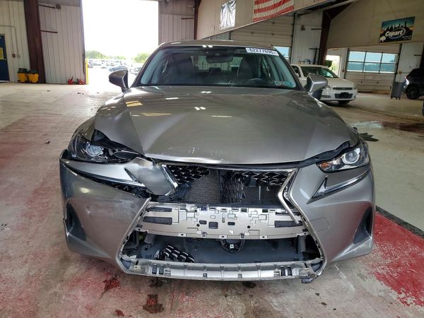 2019 LEXUS IS