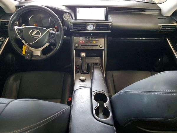 2019 LEXUS IS