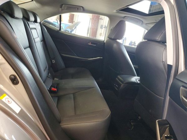 2019 LEXUS IS