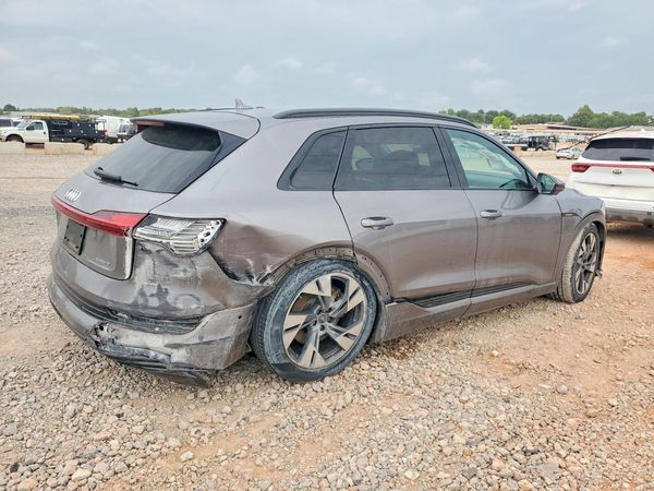 2022 AUDI E-TRON
