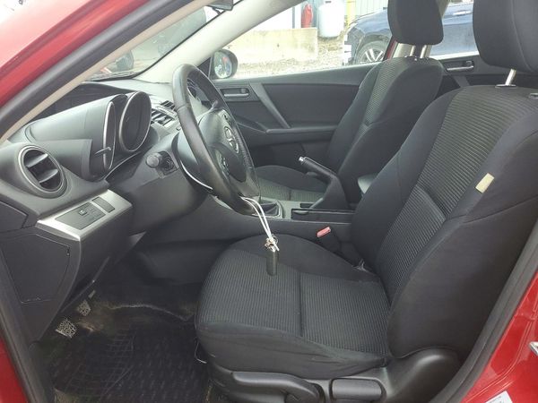 2013 MAZDA 3 Touring/GS