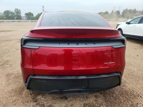 2026 TESLA MODEL Y