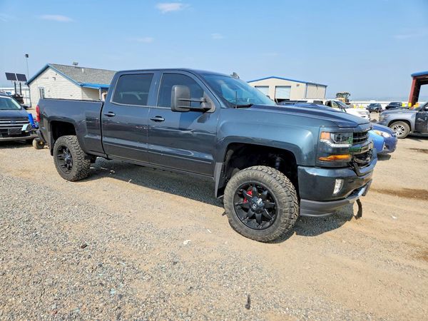 2018 CHEVROLET SILVERADO LT — Passenger 3/4