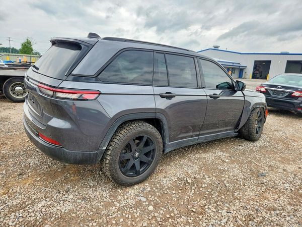 2024 JEEP GRAND CHEROKEE LAREDO 4X4