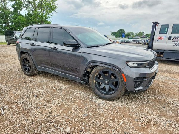 2024 JEEP GRAND CHEROKEE LAREDO 4X4