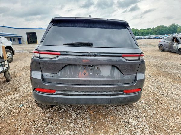 2024 JEEP GRAND CHEROKEE LAREDO 4X4
