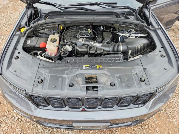 2024 JEEP GRAND CHEROKEE LAREDO 4X4