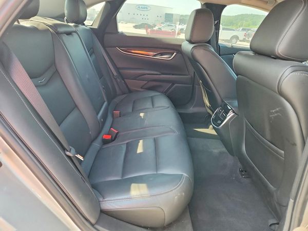 2017 CADILLAC XTS Luxury