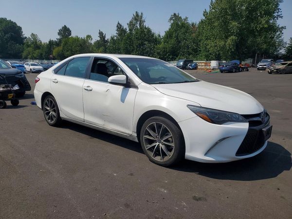 2017 TOYOTA CAMRY XLE/XSE