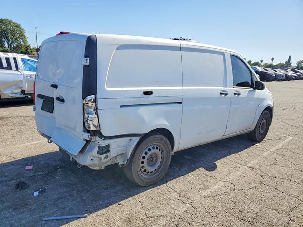 2016 MERCEDES-BENZ METRIS