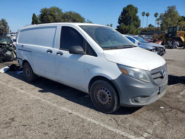 2016 MERCEDES-BENZ METRIS