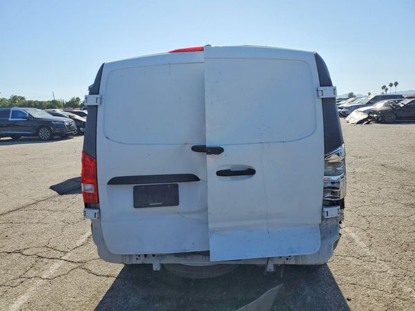 2016 MERCEDES-BENZ METRIS