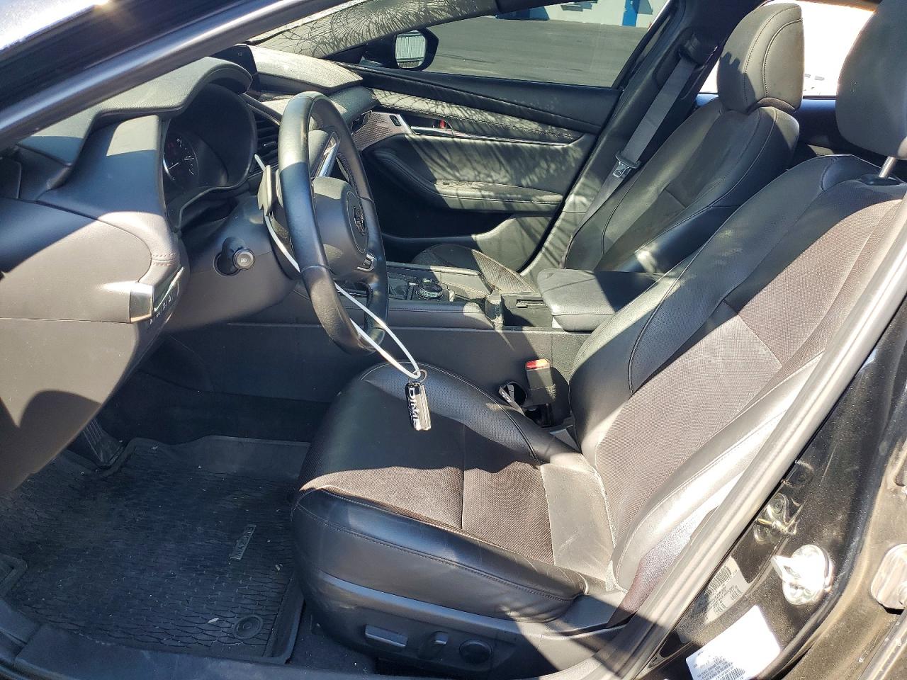 2023 MAZDA 3 Premium Plus Package