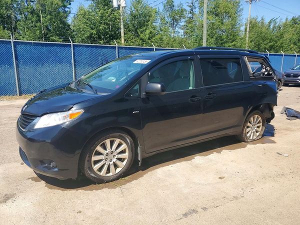 2017 TOYOTA SIENNA