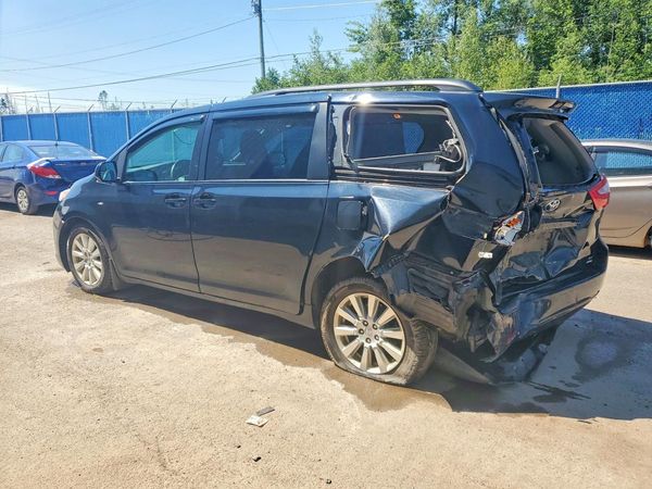 2017 TOYOTA SIENNA