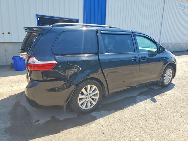 2017 TOYOTA SIENNA