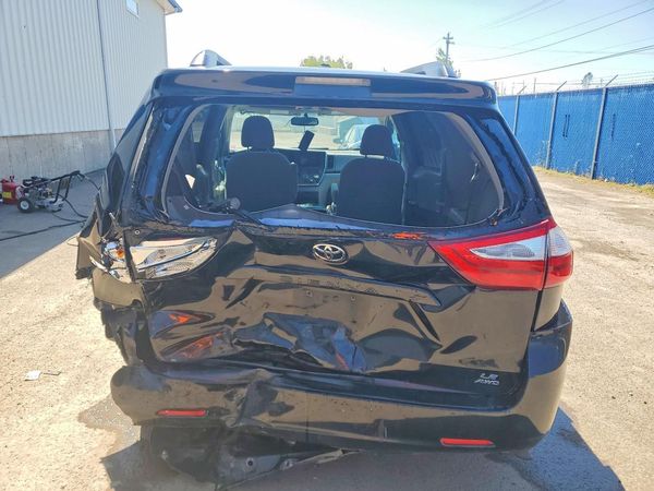 2017 TOYOTA SIENNA