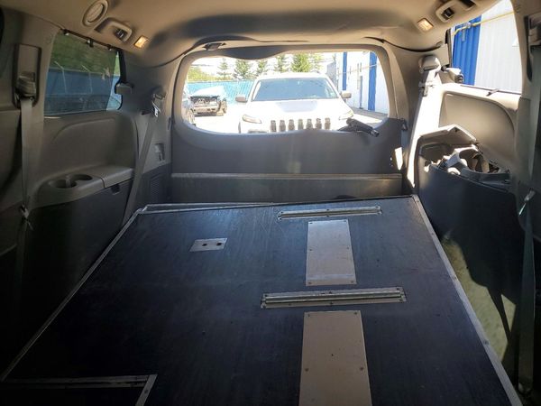 2017 TOYOTA SIENNA
