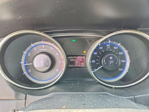 2012 HYUNDAI SONATA Middle level
