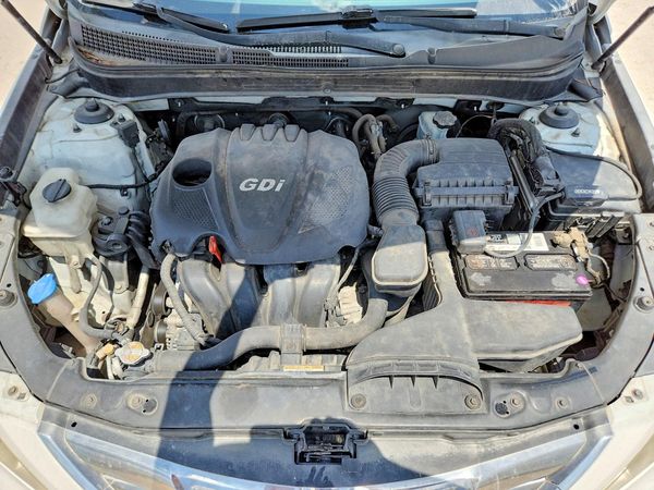 2012 HYUNDAI SONATA Middle level