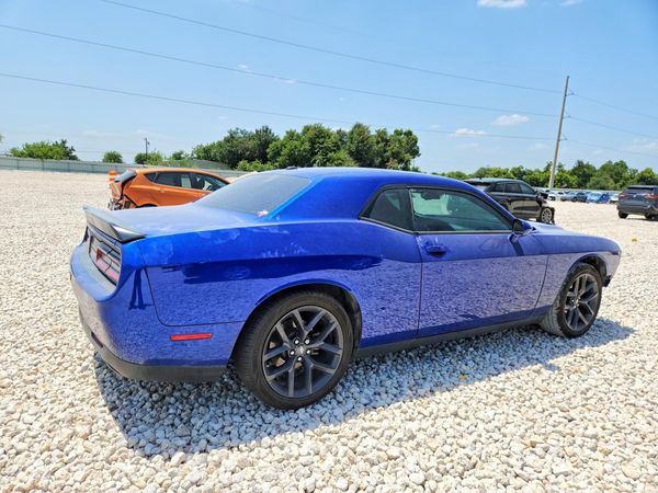2022 DODGE CHALLENGER SXT