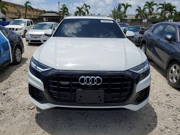 2021 AUDI Q8 quattro Premium