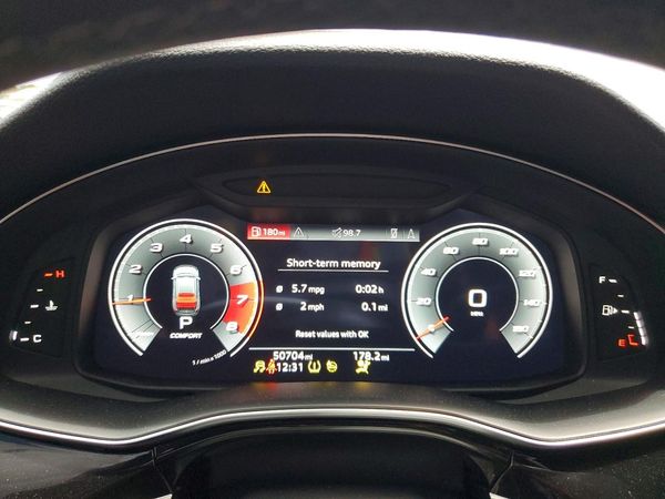 2021 AUDI Q8 quattro Premium