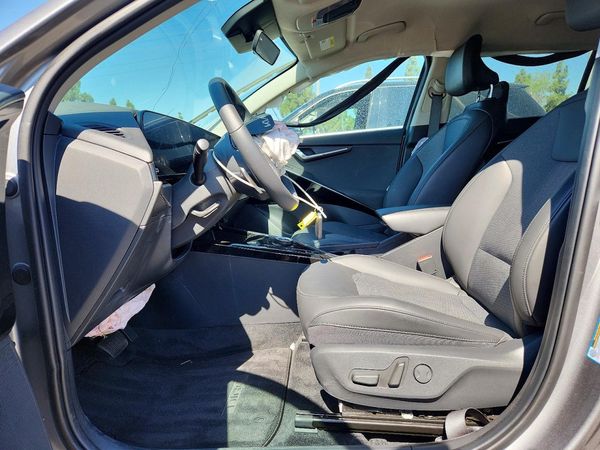 2025 KIA NIRO