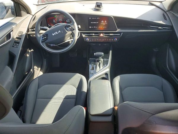 2025 KIA NIRO LX