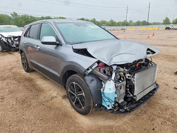 2026 KIA NIRO LX — Passenger 3/4
