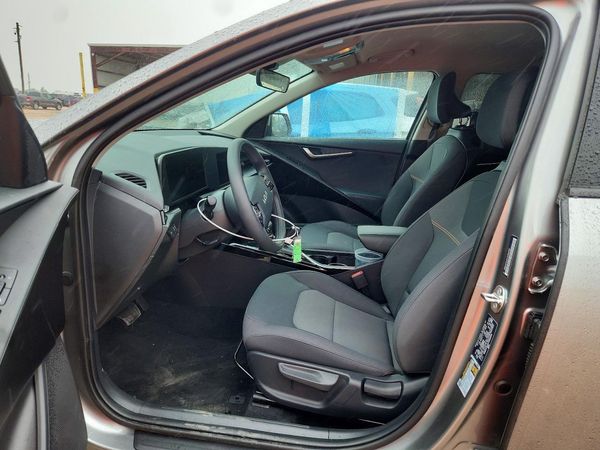 2026 KIA NIRO LX — DENT