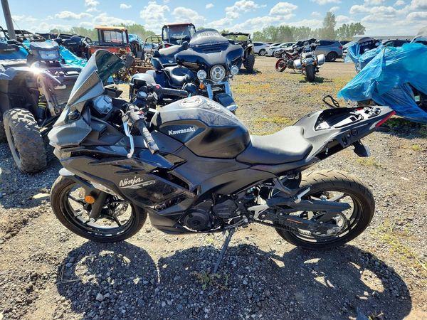 2026 KAWASAKI NINJA 500