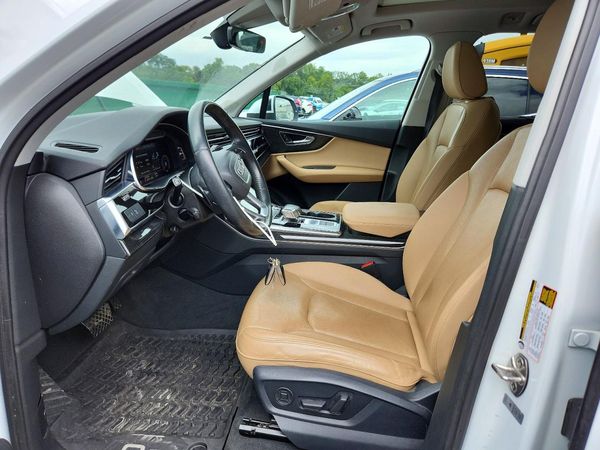 2020 AUDI Q7 quattro Premium Plus