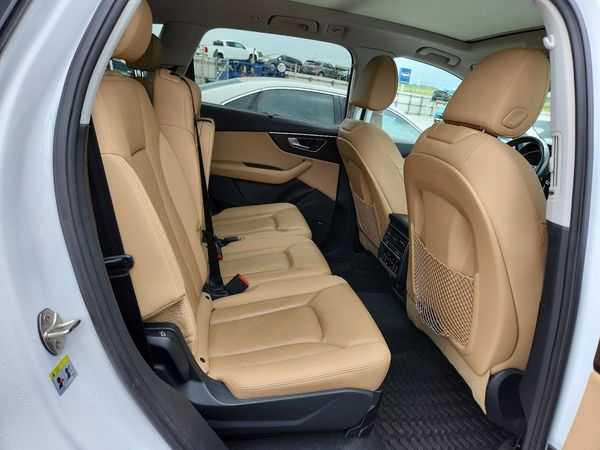 2020 AUDI Q7 quattro Premium Plus