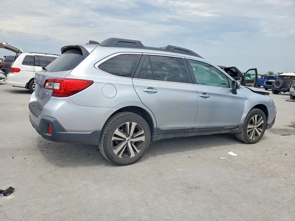 2018 SUBARU OUTBACK Limited+M/R