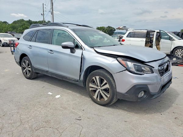 2018 SUBARU OUTBACK Limited+M/R