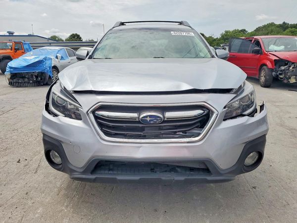 2018 SUBARU OUTBACK Limited+M/R