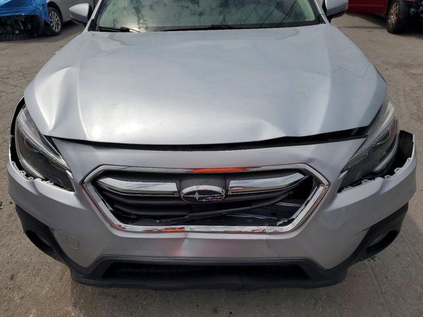 2018 SUBARU OUTBACK Limited+M/R