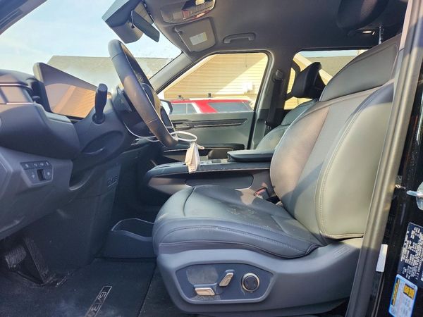 2024 KIA EV9 Light