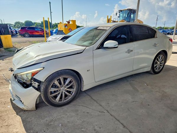 2015 INFINITI Q50