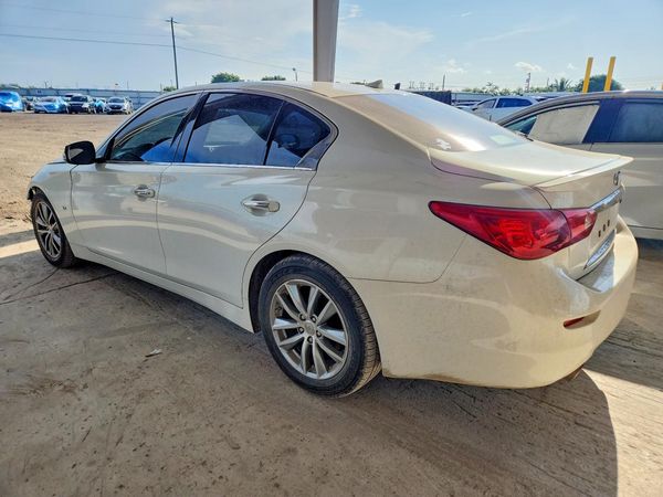 2015 INFINITI Q50