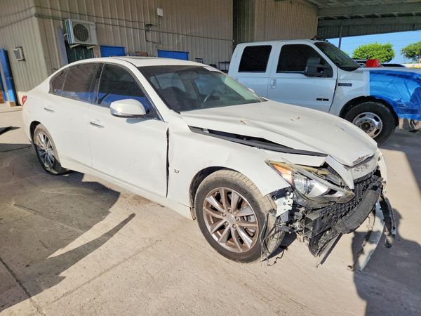 2015 INFINITI Q50
