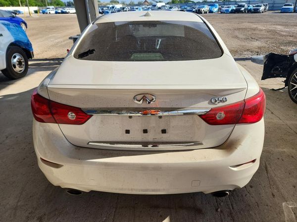 2015 INFINITI Q50