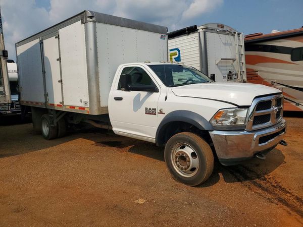 2016 RAM 5500 REG CAB CHASSIS