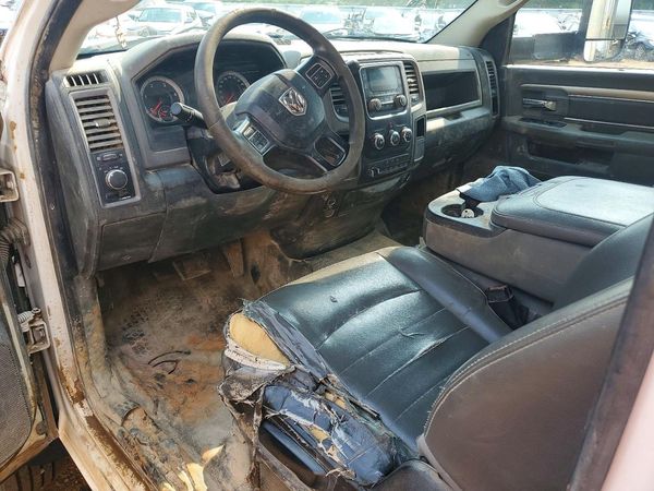 2016 RAM 5500 REG CAB CHASSIS