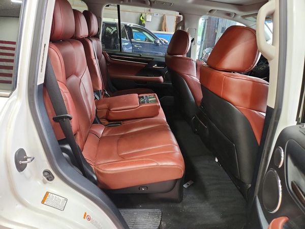 2019 LEXUS LX