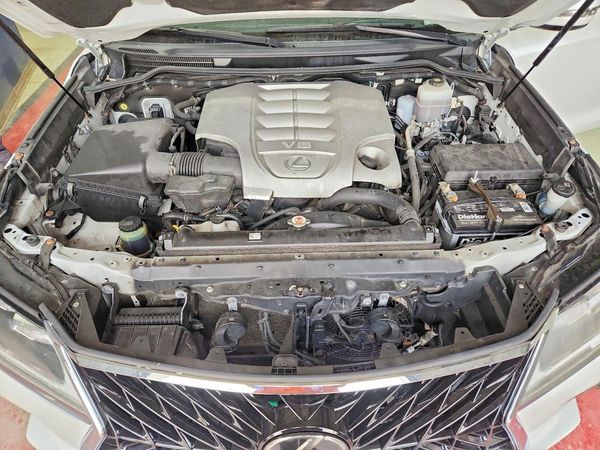 2019 LEXUS LX