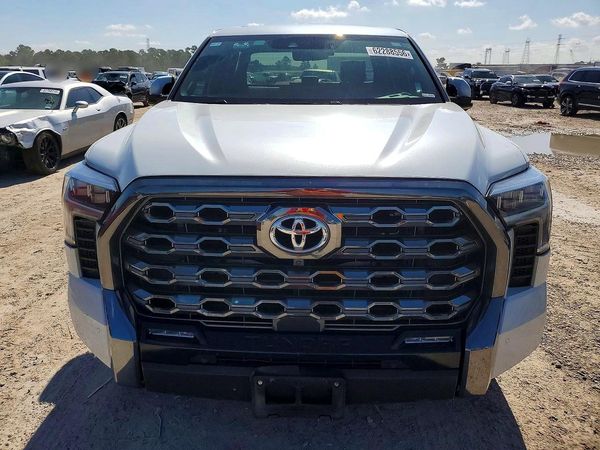 2025 TOYOTA TUNDRA Platinum