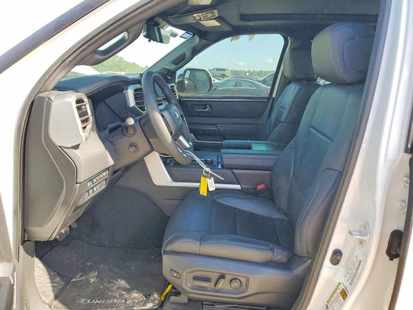 2025 TOYOTA TUNDRA Platinum